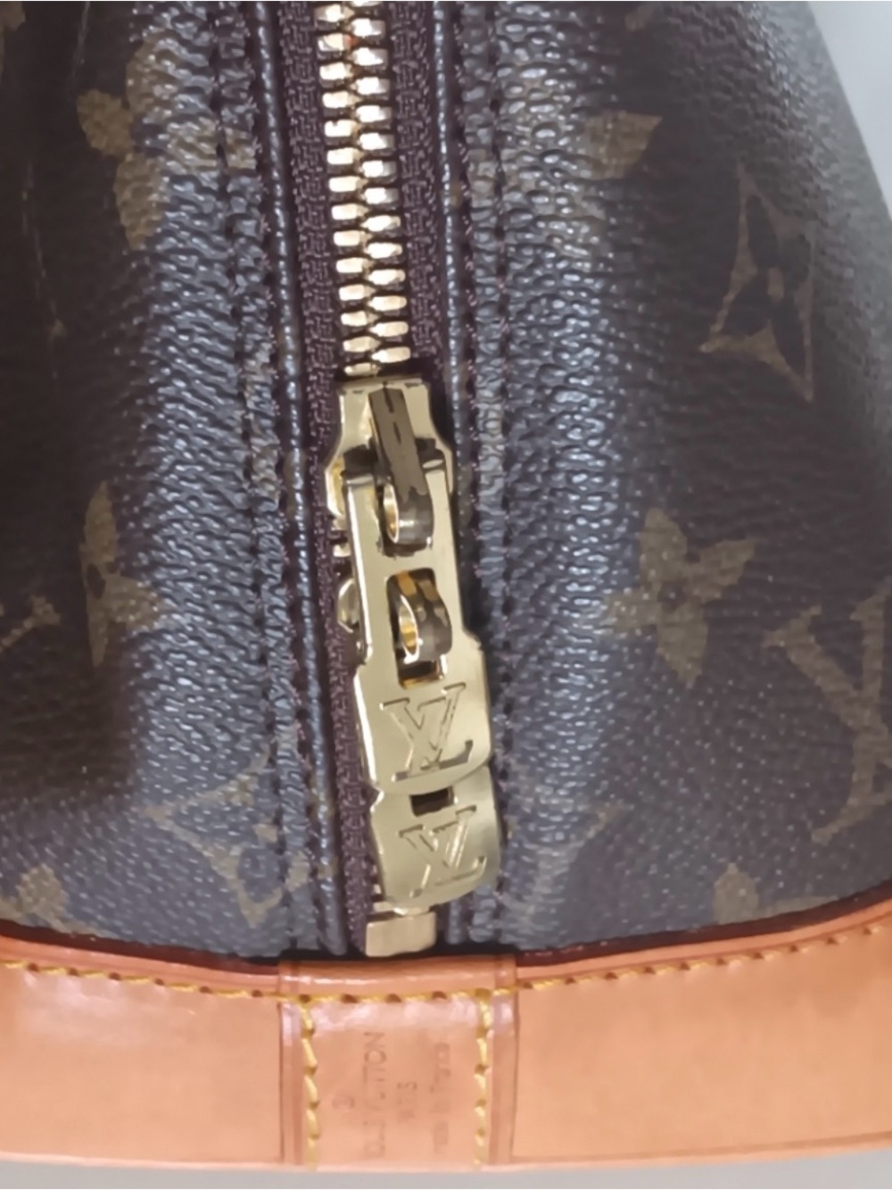 ✨SOLD✨Louis Vuitton EUC Alma PM Monogram Handbag - Vintage 1996 - Picture 6 of 13